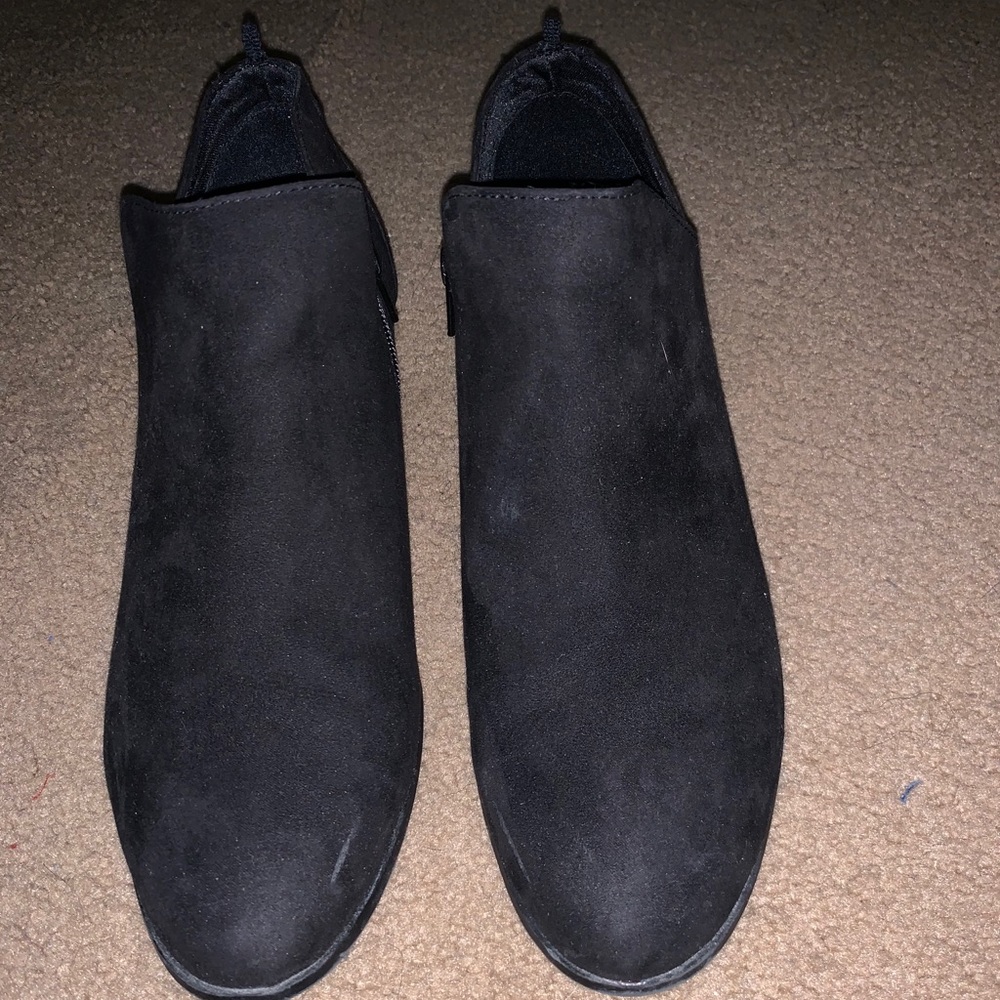 Old navy black booties size 10
